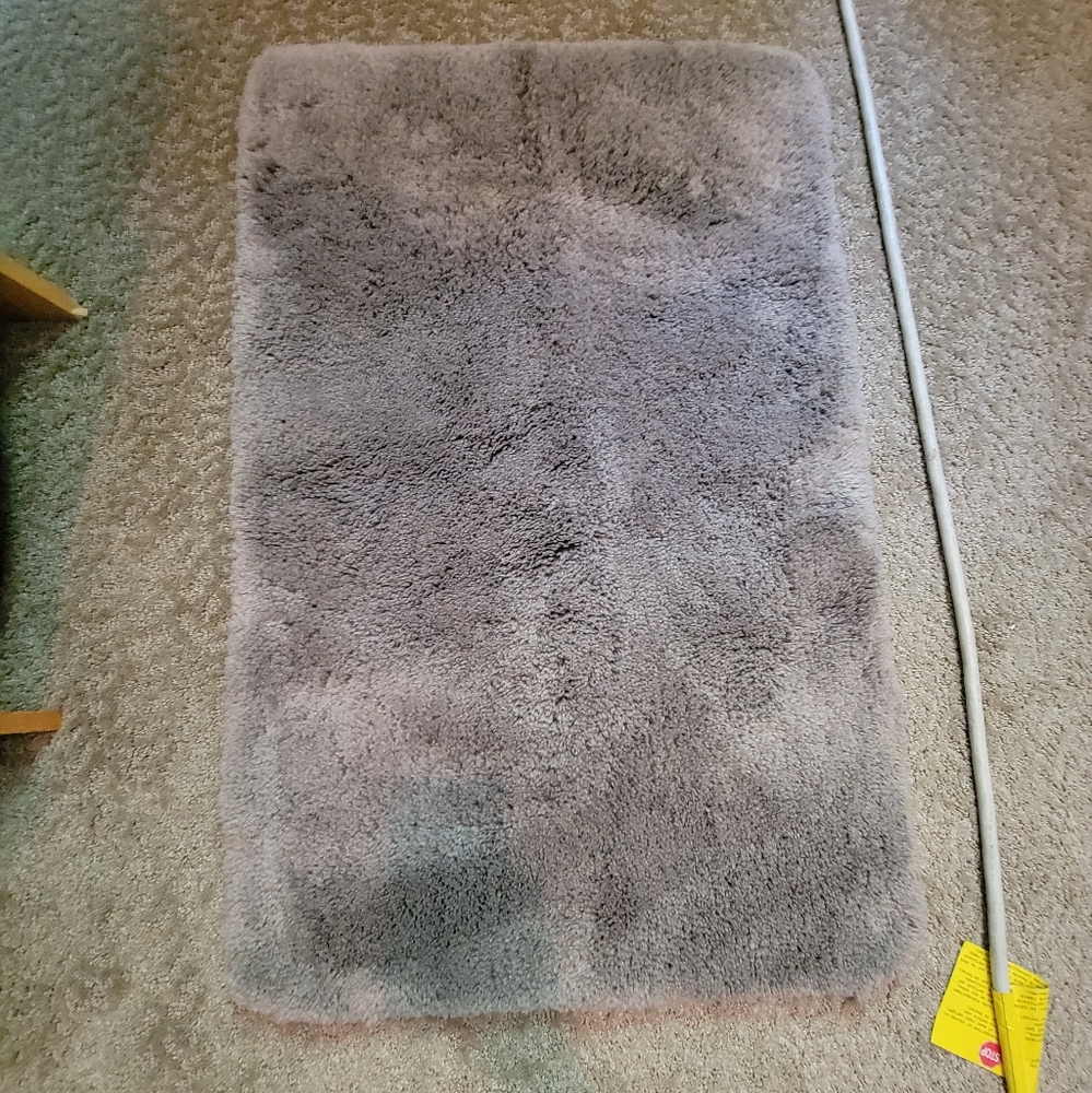Bathroom rug